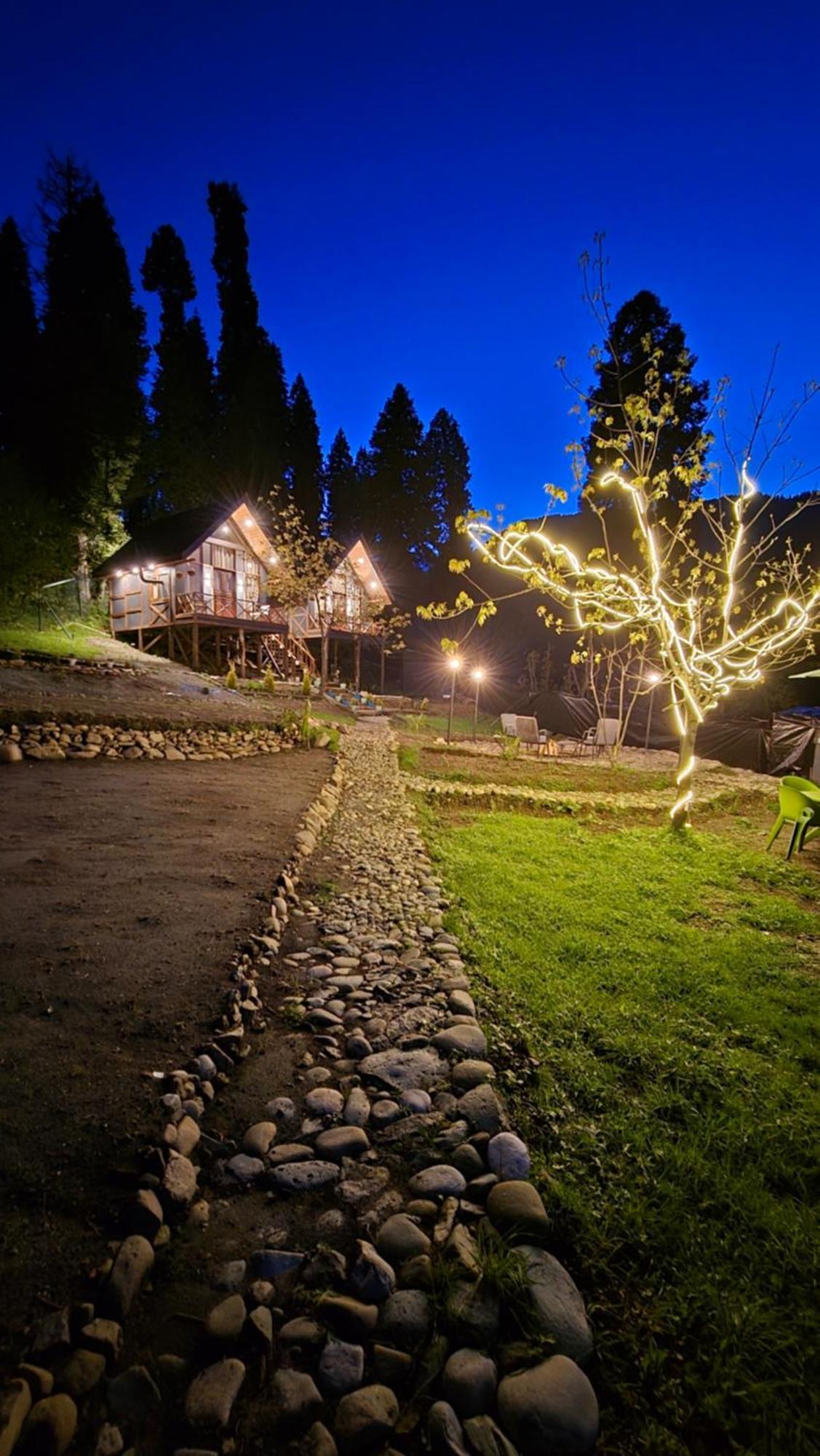 Solomons Gray Villa Tangmarg Exteriör bild